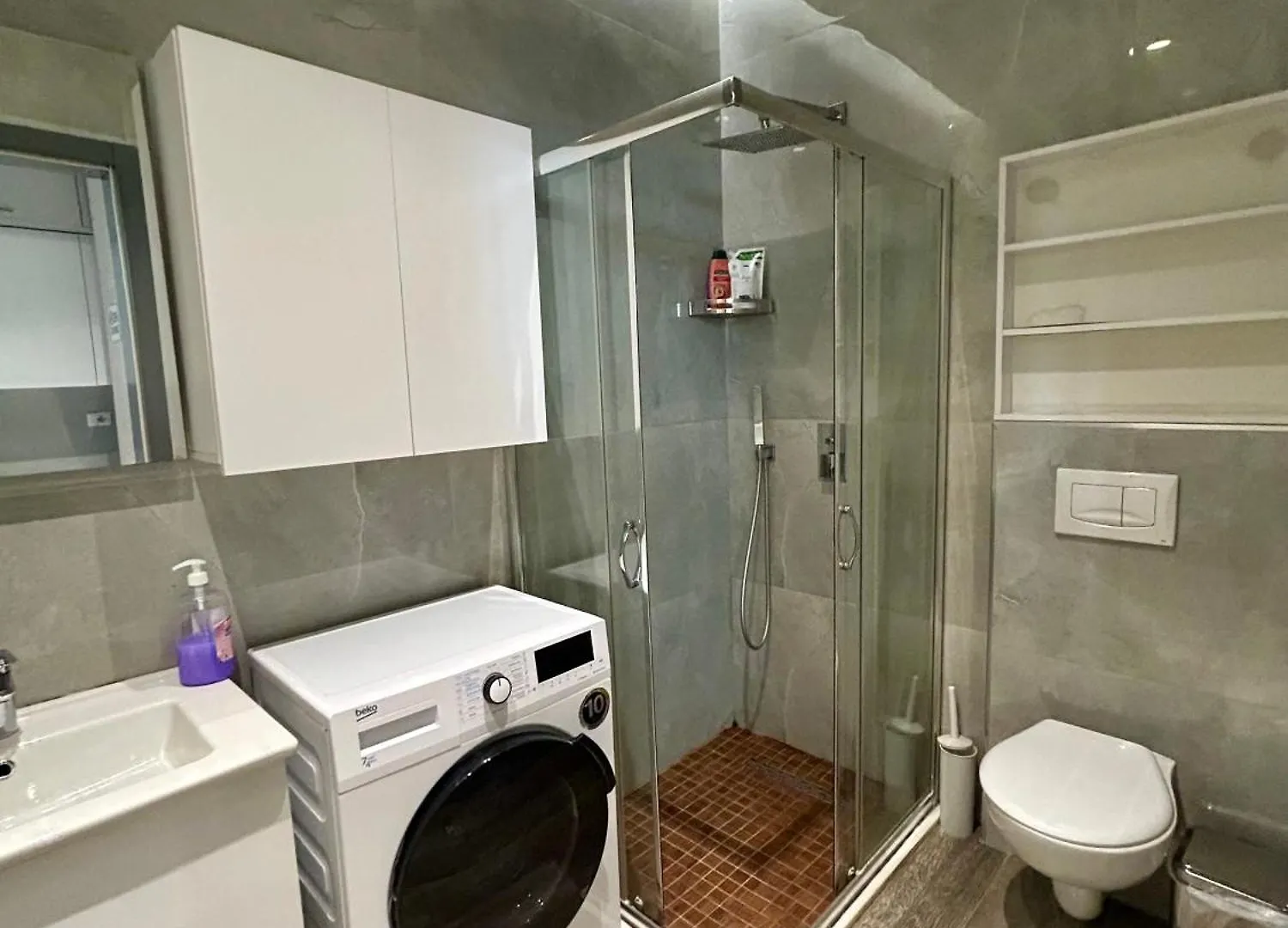 Guza Apartments Tirana 0*,  Albánie